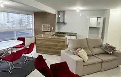 Imagem: O apartamento possui 2 Dormitórios, 1 Banheiro, 2 Vagas na