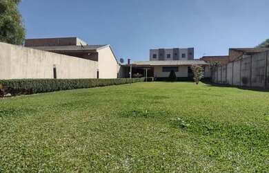 Imagem: A casa possui 2 Dormitórios, 1 Banheiro, 5 Vagas na garagem