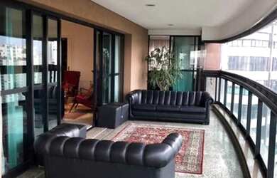 Imagem: O apartamento possui 4 Dormitórios, 5 Banheiros, 5 Vagas na