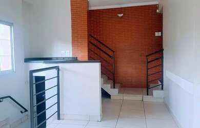 Imagem: A casa possui 4 Dormitórios, 4 Banheiros, 4 Vagas na garagem