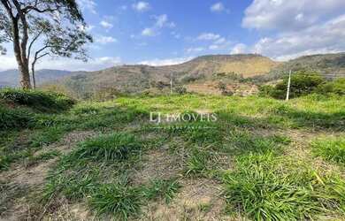 Imagem: O terreno possui 2214m² de Área e está localizado em Pedro