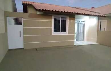 Imagem: A casa em condomínio possui 3 Dormitórios, 2 Banheiros, 2