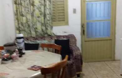 Imagem: A casa possui 2 Dormitórios, 1 Banheiro e 50m² de Área e