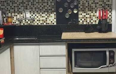 Imagem: A casa possui 2 Dormitórios, 2 Banheiros, 1 Vaga na garagem