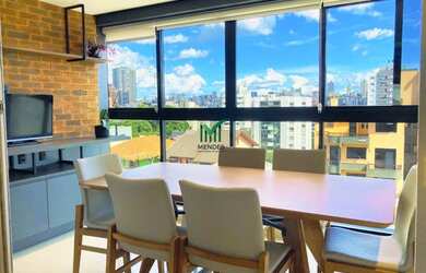 Imagem: O apartamento possui 3 Dormitórios, 1 Banheiro, 3 Vagas na