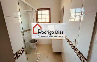 Imagem: A casa possui 2 Dormitórios, 1 Banheiro, 3 Vagas na garagem