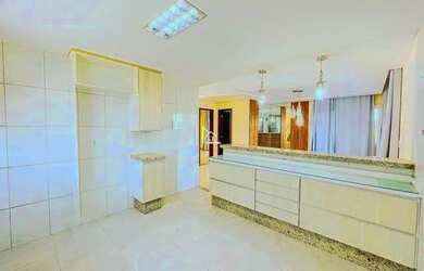 Imagem: A casa possui 3 Dormitórios, 4 Banheiros, 4 Vagas na garagem