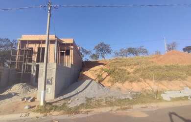 Imagem 2: Lote/Terreno para venda possui 140 metros quadrados