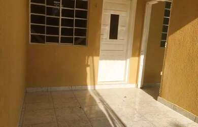 Imagem: A casa para alugar possui 2 Dormitórios, 2 Banheiros, 1 Vaga