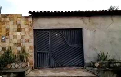 Imagem: A casa possui 1 Dormitório, 1 Banheiro, 4 Vagas na garagem