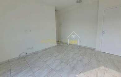 Imagem: O apartamento possui 1 Dormitório, 1 Banheiro, 1 Vaga na garagem