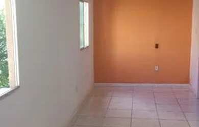 Imagem: A casa possui 2 Dormitórios, 1 Banheiro, 1 Vaga na garagem