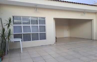 Imagem 2: Casa Venda Santa Mônica. 153m² de Área, 3 Vagas na garageme4 Dormitórios