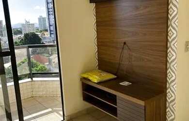 Imagem: O apartamento possui 1 Dormitório, 1 Banheiro, 1 Vaga na garagem