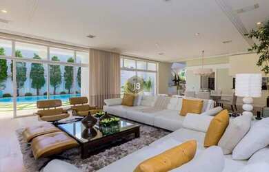 Imagem: A casa em condomínio possui 4 Dormitórios, 5 Banheiros, 3