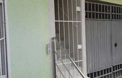 Imagem: A casa possui 1 Dormitório, 1 Banheiro e está localizado