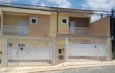 Imagem: A casa possui 2 Dormitórios, 2 Banheiros, 2 Vagas na garagem