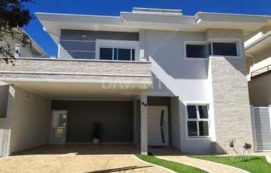 Imagem: A casa em condomínio possui 4 Dormitórios, 5 Banheiros, 4