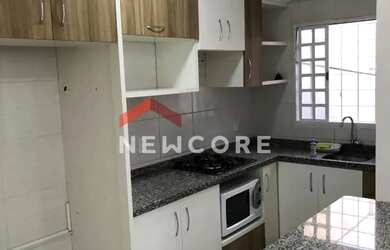 Imagem: A casa possui 3 Dormitórios, 3 Banheiros, 2 Vagas na garagem