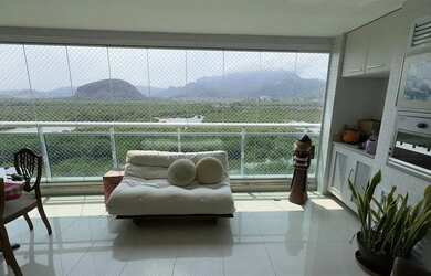 Imagem: O apartamento possui 4 Dormitórios, 4 Banheiros, 2 Vagas na