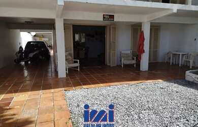 Imagem 3: Sobrado a venda com piscina à 30 metros do mar