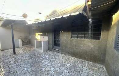 Imagem: A casa possui 2 Dormitórios, 2 Banheiros, 60m² de Área e