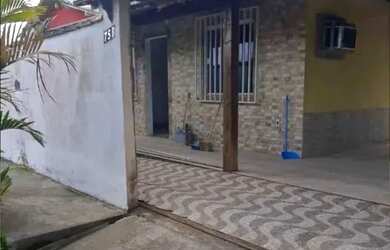 Imagem: A casa possui 2 Dormitórios, 2 Banheiros e está localizado