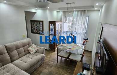 Imagem: O apartamento possui 2 Dormitórios, 1 Banheiro, 2 Vagas na