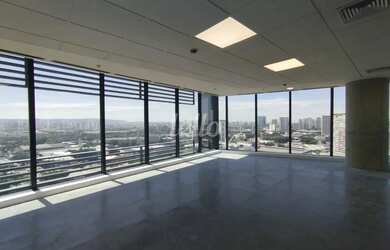 Imagem: O depósito possui 5 Vagas na garagem e 1602m² de Área e está