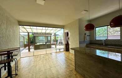 Imagem: A casa em condomínio possui 4 Dormitórios, 5 Banheiros, 5