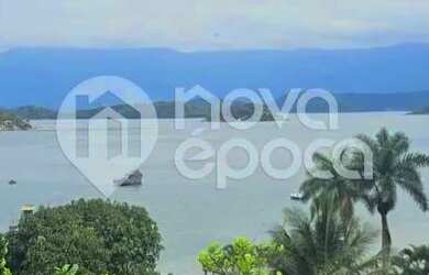 Imagem: A casa possui 5 Dormitórios, 5 Banheiros, 5 Vagas na garagem