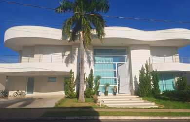 Imagem: A casa em condomínio possui 4 Dormitórios, 2 Banheiros, 2