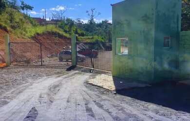 Imagem: O terreno possui 600m² de Área e está localizado em Centro