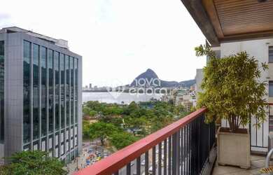 Imagem: O apartamento possui 3 Dormitórios, 4 Banheiros, 2 Vagas na