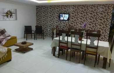 Imagem: A casa possui 5 Dormitórios, 3 Banheiros, 3 Vagas na garagem