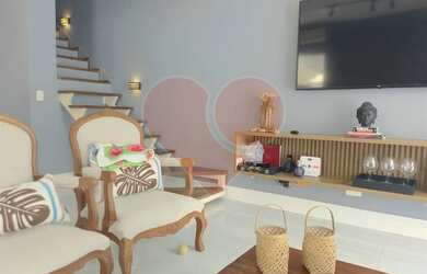 Imagem: A casa possui 3 Dormitórios, 3 Banheiros, 2 Vagas na garagem