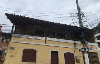 Imagem: A casa possui 2 Dormitórios, 1 Banheiro, 1 Vaga na garagem