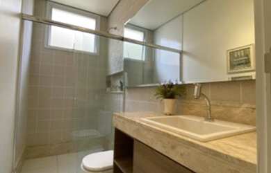 Imagem: A casa possui 3 Dormitórios, 3 Banheiros, 2 Vagas na garagem