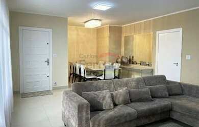 Imagem: A casa possui 3 Dormitórios, 4 Banheiros, 4 Vagas na garagem