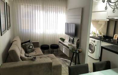 Imagem: O apartamento possui 2 Dormitórios, 1 Banheiro, 1 Vaga na garagem