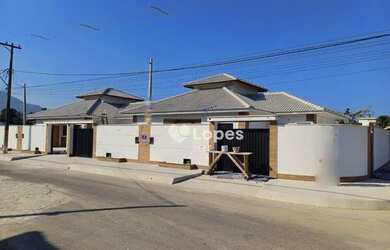 Imagem: A casa possui 2 Dormitórios, 1 Banheiro, 1 Vaga na garagem