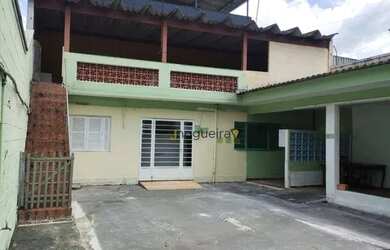 Imagem: O depósito possui 5 Vagas na garagem, 135m² de Área e está