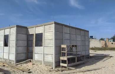 Imagem: A casa possui 2 Dormitórios, 1 Banheiro, 1 Vaga na garagem