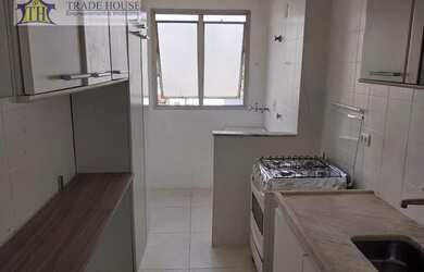 Imagem: O apartamento possui 1 Dormitório, 1 Banheiro, 1 Vaga na garagem