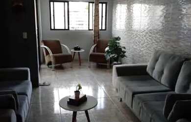 Imagem: A casa possui 3 Dormitórios, 2 Banheiros, 200m² de Área e