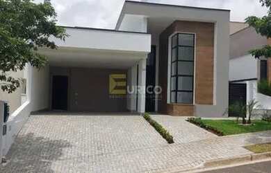 Imagem: A casa em condomínio possui 3 Dormitórios, 3 Banheiros, 4