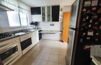 Imagem: O apartamento possui 3 Dormitórios, 3 Banheiros, 2 Vagas na