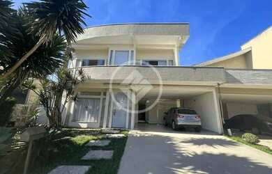 Imagem: A casa em condomínio possui 3 Dormitórios, 1 Banheiro, 4 Vagas