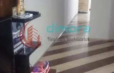 Imagem: A casa possui 3 Dormitórios, 3 Banheiros, 2 Vagas na garagem