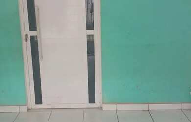 Imagem: A casa possui 2 Dormitórios e 2 Banheiros e está localizado